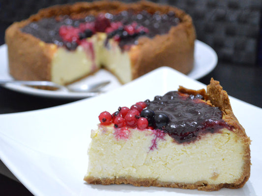 Cheesecake con confettura extra ai frutti di bosco